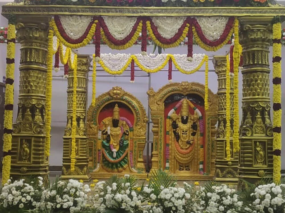Luxury wedding stage decoration Tamil Nadu